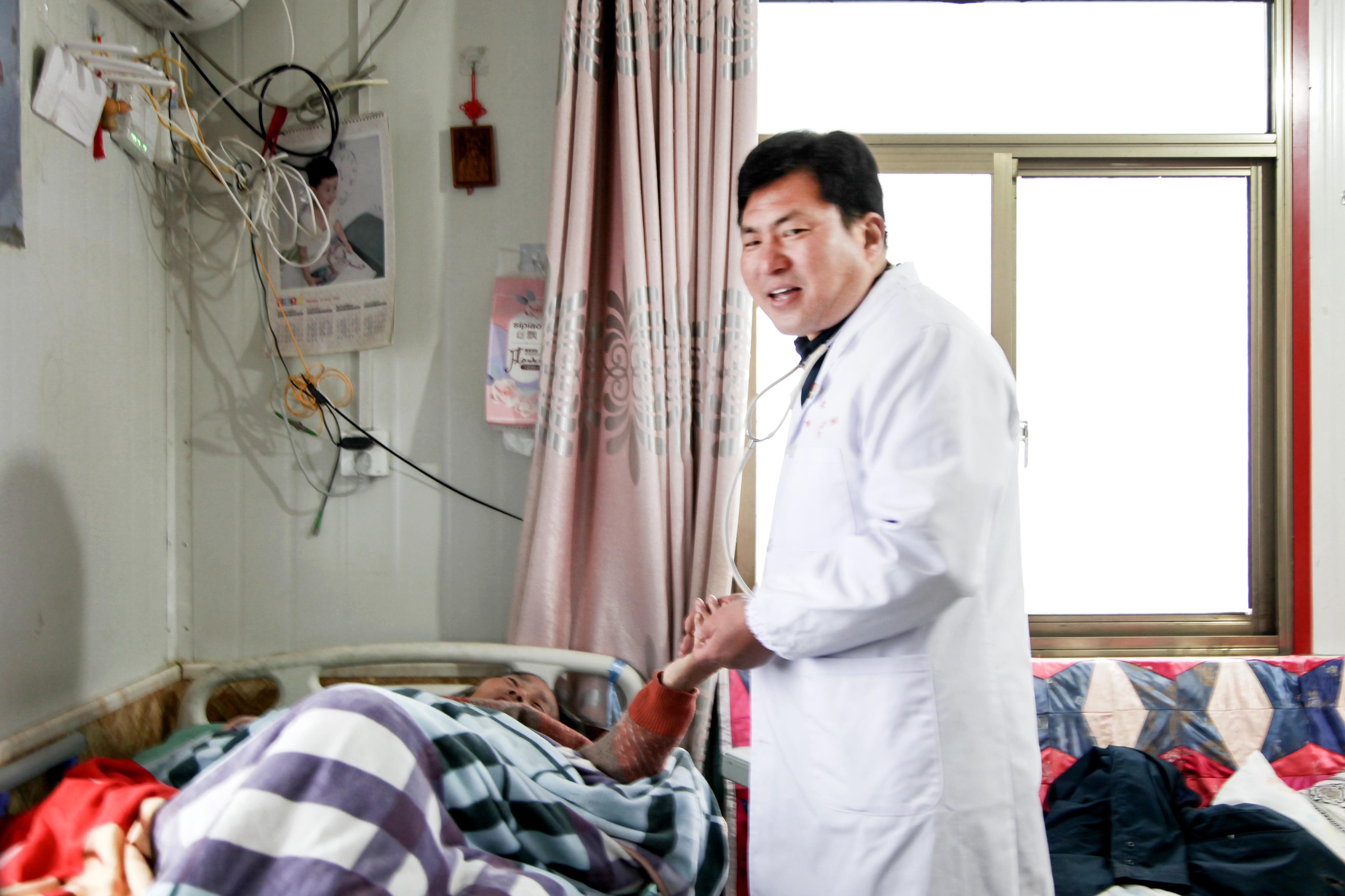 道德模范在身边丨市道德模范杨传来：“船医”守故乡 做渔民的“